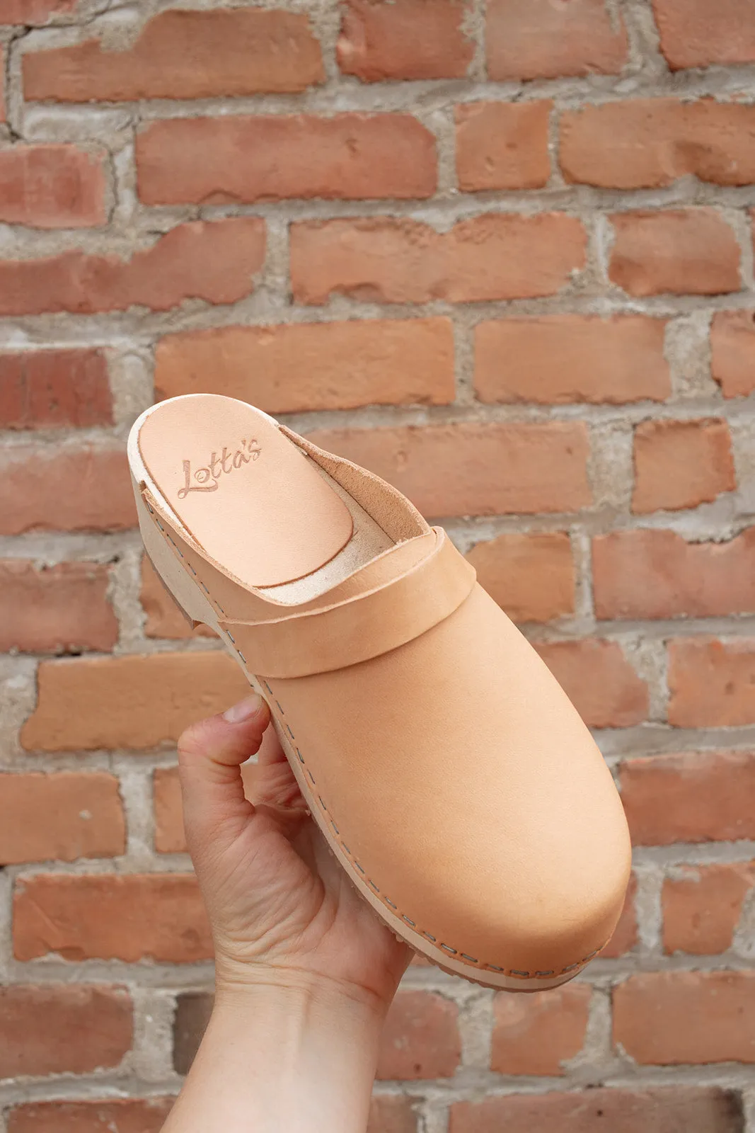 Elsa Classic Natural Leather Clogs