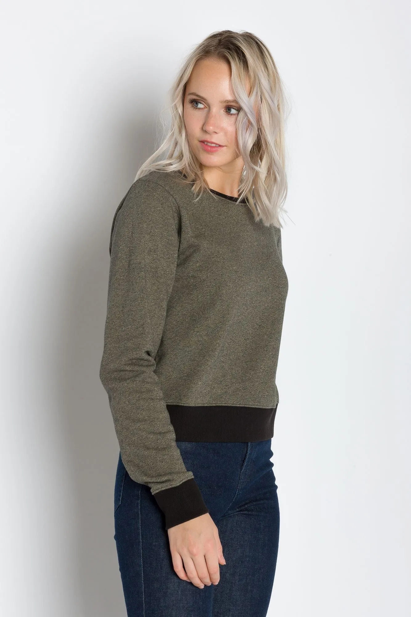 Fae | Women's Fleece Crop Top Sweatshirt