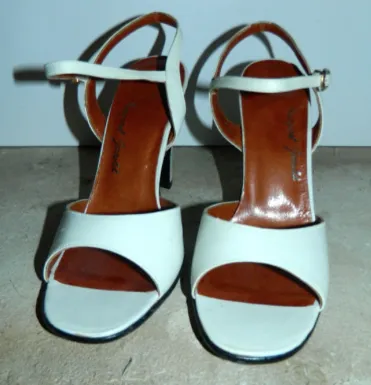 vintage 1970s white slingback heels Margaret Jerrold Disco peep toe shoes 5 1/2 B