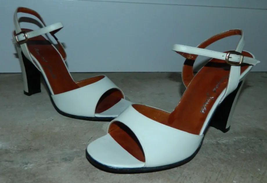 vintage 1970s white slingback heels Margaret Jerrold Disco peep toe shoes 5 1/2 B